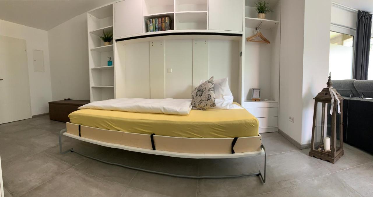 Firmen & Ferienwohnung Brecht 2 Waibstadt Esterno foto